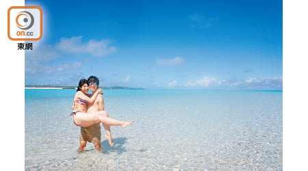 來自北海道的情侶說，百合之濱是日本最美的沙洲，所以千里迢迢也要前來！