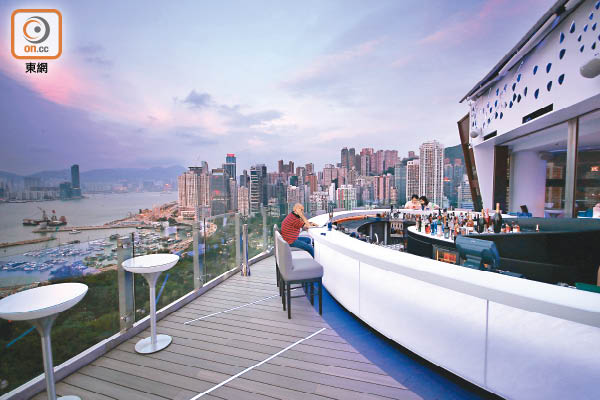 銅鑼灣新蒲點 海景發光Sky Bar