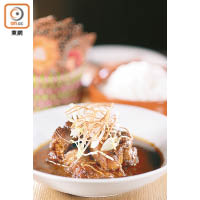 Gaeng Hang Lay $178<br>即是咖喱豬腩肉，但並非一般的青、黃、紅咖喱，醬汁乃是用曼谷古早配方調校，而豬腩肉則以低溫慢煮而成，肉嫩多汁。