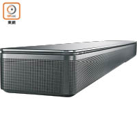 SoundTouch 300的Soundbar厚度只有5.7cm，放在電視櫃極之慳位，亦不會擋着螢幕。