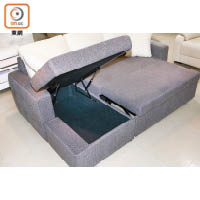 坐墊底部是收納空間，可用作擺放雜物，椅背拉出後，可變成一張大床。
