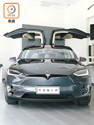 Tesla Model X 90D<br>售價：$808,000起