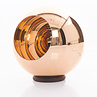 Copper Shade<br>以銅為主要物料、外形像一個閃令令的金屬球體，既用作照明，亦具觀賞價值；分別有吊燈及地燈兩款設計，同樣閃令令。