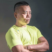 Pit Stop Fitness & Therapy Platform資深私人健身教練Nelson Tam，在健身界已有7年以上的經驗，曾於本地多間健身中心及高級會所任教，客戶包括不少城中名人、藝人及專業人士。