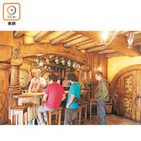 青龍旅店是村內唯一可以進入的電影場景。