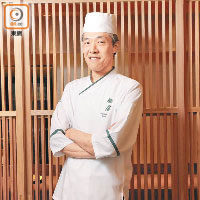 香港柏屋料理長高橋淳最初去到大阪柏屋由低層做起，花了大約兩、三年時間，才有機會烹調簡單的料理。