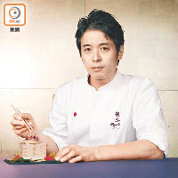 天空龍吟總廚關秀道1981年在日本埼玉縣出生，出身於飲食世家，自小就對烹飪有濃厚興趣。