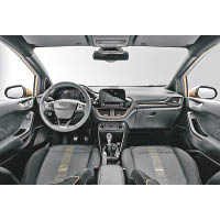 4個版本內裝各有特色，其中Fiesta Active的中控台、門板及座椅，注入了與車身同色的元素點綴。
