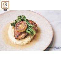 Organic Crispy Flat Iron Chicken Breast $188<br>配搭新穎而獨特的主菜，以鐵板將美國有機雞胸兩面壓平煎至香脆，配搭越南番薯蓉、本地芥蘭、烤檸檬及秘調雞汁，配以帶芥末籽的Dijon芥末醬，甜酸鹹辣味道平衡。