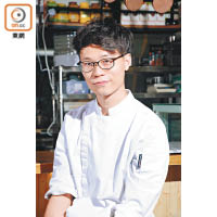 King笑說：「開設私房菜是在香港最後一件想做的事，只要有人還想吃他的甜品，就會繼續做下去。」