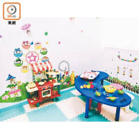 除了特色主題房，場內亦備有多種兒童玩樂設施。