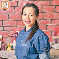 Pippa Choi<br>畢業於香港大學管理學系，之後修讀香港西廚學院烘焙證書及英國PME糖藝Master Certificate等，現為Cakids主理人及創意烘焙藝術學院合夥人。