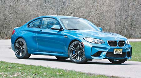 2017 BMW M2 Performance Edition加上包圍後，外形更辣。