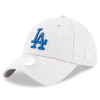 棒球帽上的字母其實是球隊的隊徽，例如這頂帽上的 LA就是代表Los Angeles Dodgers。