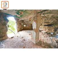 這個司令部洞穴，是日軍駐島司令南雲忠一最後剖腹自盡之處。
