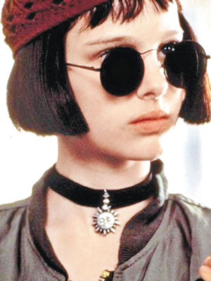 Natalie Portman在電影《這個殺手不太冷》中的Choker壞女孩造型，絕對是叛逆的典範。
