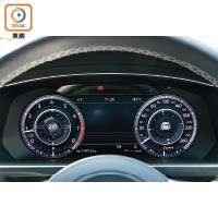 當錶板介面切換至Off-road，便會顯示輪胎轉向角度、指南針等資訊。