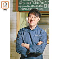 Brook Wong's Profile<br>Chef Brook曾任職於五星級酒店逾13年，並同時管理4個廚房及負責廚師之桌；擅長以新演繹來重塑傳統菜餚，現為上門烹調廚師、烹飪導師及餐廳主廚。