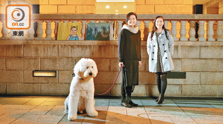 本地藝術家Gigi Lee（左）和Carol Lee（右）嘗試以狗狗的視覺光譜作畫，希望促進人狗之間的溝通。
