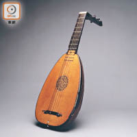 魯特琴為中世紀歐洲人常用的古樂器，可用作伴奏或獨奏。