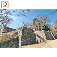 大家可透過苗木城的石垣，想像當年城堡的宏偉。