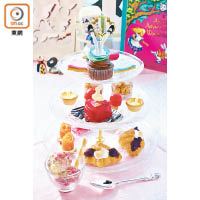 Tea Set創作靈感來自故事中瘋狂下午茶情節，有蛋糕、甜點及三文治等，分量十足。