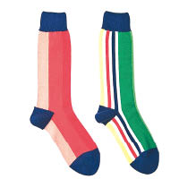 sacai Multi-Striped Socks 約$500<br>網址：www.lagarconne.com