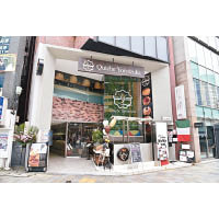 去年4月在日本開設首間法國鹹批專門店，一年內連開4間分店，規模亦比香港店大得多。
