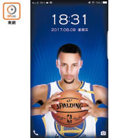 鎖頁換上Curry Wallpaper，就連時鐘字型都同勇士波衫似到十足。