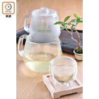 Catherine指，玻璃茶具散熱快，適合用來沖泡輕發酵的茶種，還能保持茶香。