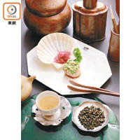 薑葱蓉煎元貝王的調味與富花香的手工鐵觀音很夾，相輔相成。