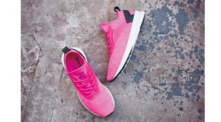 Reebok螢光粉紅ZOKU RUNNER ISM $999（A）