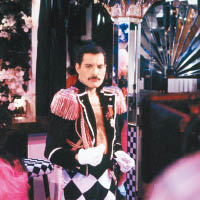 音樂MV方面，Queen主音Freddie Mercury的著名單曲《Living On My Own》就最能夠表現當時風潮。可惜Freddie也好，Taboo的搞手Leigh Bowery也好，都因為縱情聲色而染上愛滋病，最後賠上自己的性命。