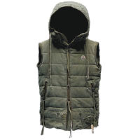 Greg Lauren×Moncler Collide軍綠色造舊連帽背心 $27,000（A）