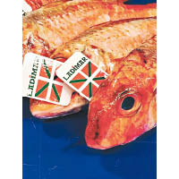 法國紅鰹魚只有手掌般大小，但肉質鮮甜無比，是Chef Vardon最愛用以入饌的時令魚鮮。