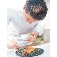 擺盤是法菜傳統精髓，Chef Vardon自然講究每道菜的賣相及造型。