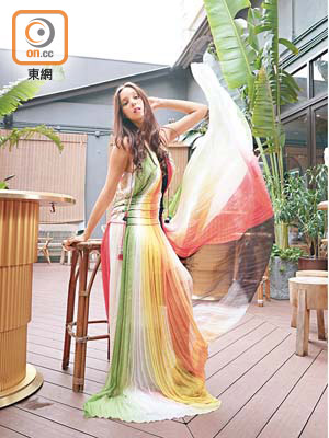 Chloé彩色間條連身長裙 約$13,733（A）