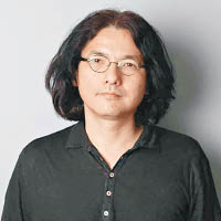 《煙花》的原作岩井俊二表示，從未試過有人改編他的舊作成動畫電影，但他沒有以原作的角度去限制改編創作，反而很期待動畫版的獨有元素。