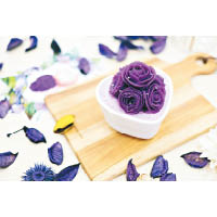 Pak自家創作的紫薯玫瑰芝士蛋糕，是素食糕餅，味道清新健康。