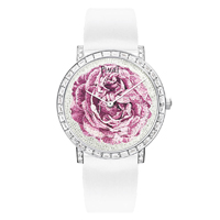 Piaget Altiplano 36mm，18K白金鑽石錶殼，錶盤以微砌馬賽克工藝展示出「Piaget玫瑰」圖案，搭載430P超薄手動機械機芯，獨一無二款式。$98.5萬（A）