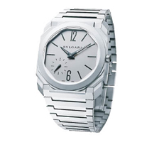 BVLGARI Octo Finissimo Automatic自動腕錶，搭載Calibre BVL 138型號自動上鏈機芯，機芯厚度為2.23mm，磨沙鈦金屬錶殼直徑40mm，屬鈦金屬錶鏈款式。$10.6萬（B）