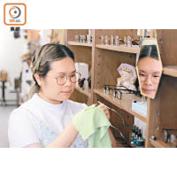 Emily是本地手造眼鏡品牌Genic Eyewear的創辦人，產品全屬自家設計，以切合亞洲人的臉形與鼻形的架框為賣點。