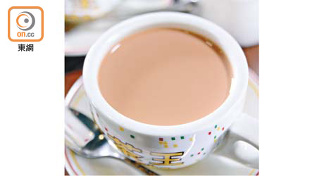 大家都聽過水滾茶靚，原來想沖一杯好飲的奶茶，滾水、靚茶葉、香滑淡奶都缺一不可，而師傅的手勢更是靈魂所在。