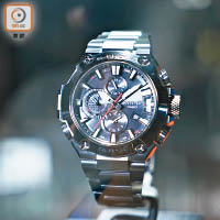 同場更首次展出最新的MRG-G2000CB腕錶，這枚型格的All Black腕錶錶圈採用比不銹鋼堅固兩至三倍的COBARION物料製造，提供超卓的耐磨性。$28,500