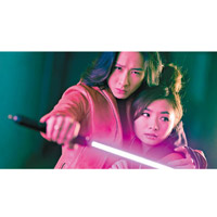 梁仲文表示，影片中的光劍並非源自《Star Wars》，而是《宇宙刑警卡邦》的武器。