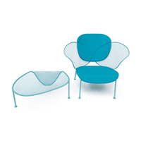Elitre<br>金屬網狀的椅子，其椅背設計仿照昆蟲雙翼，用家可隨意添置背靠墊，提升舒適度。