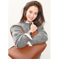 韓國人氣女星宋智孝戴上全新Q Venture智能手錶，並成為品牌亞洲區代言人。