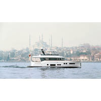 Sirena於2006年成立，船廠設於土耳其奧爾漢加濟。