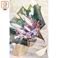 有大有小的乾燥花花束令女生心花怒放，售NT$298（約HK$78.4）。