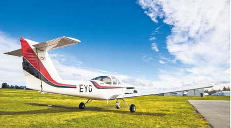 飛機師是不少年輕人的夢想職業，透過「模擬飛行訓練課程」，為追夢者提供實踐途徑。